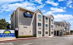 Days Inn & Suites By Wyndham Antioch